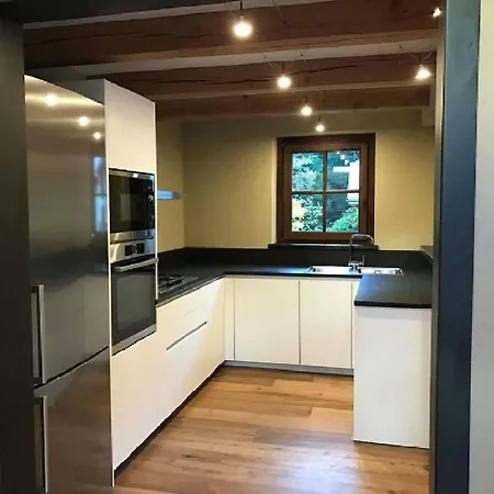 Di Lusso All'interno Del Prestigioso Complesso La Montanina Feriehus